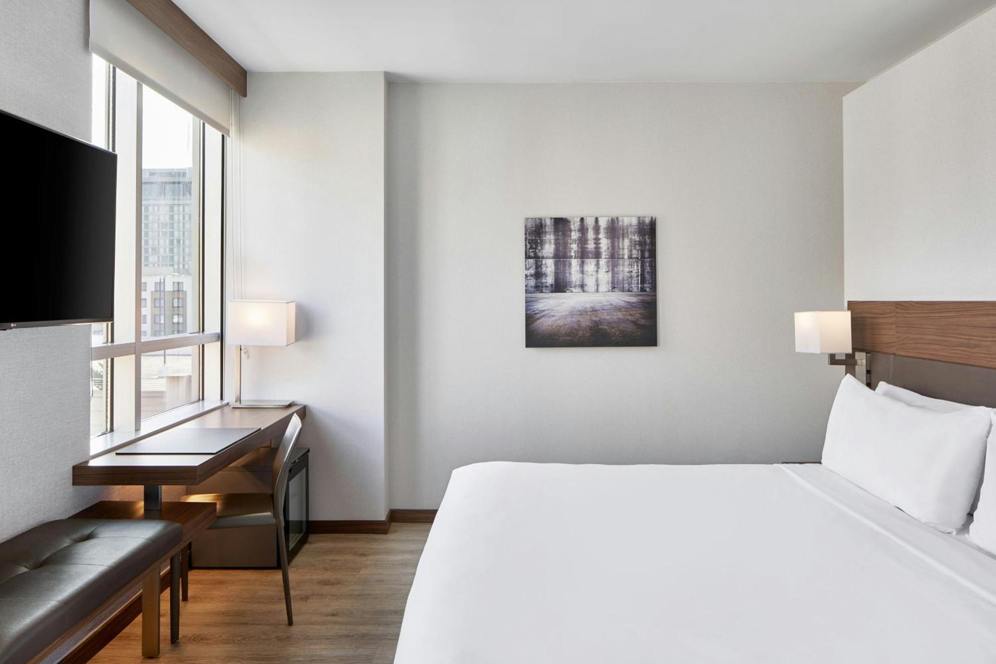 King Room,1643147538:JPEG